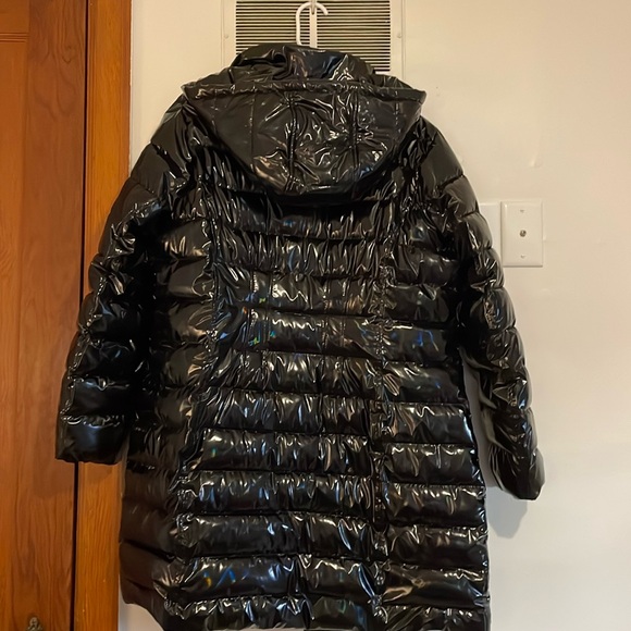 NWOT Women’s Guess winter hooded puffer jacket black XL - Picture 7 of 7